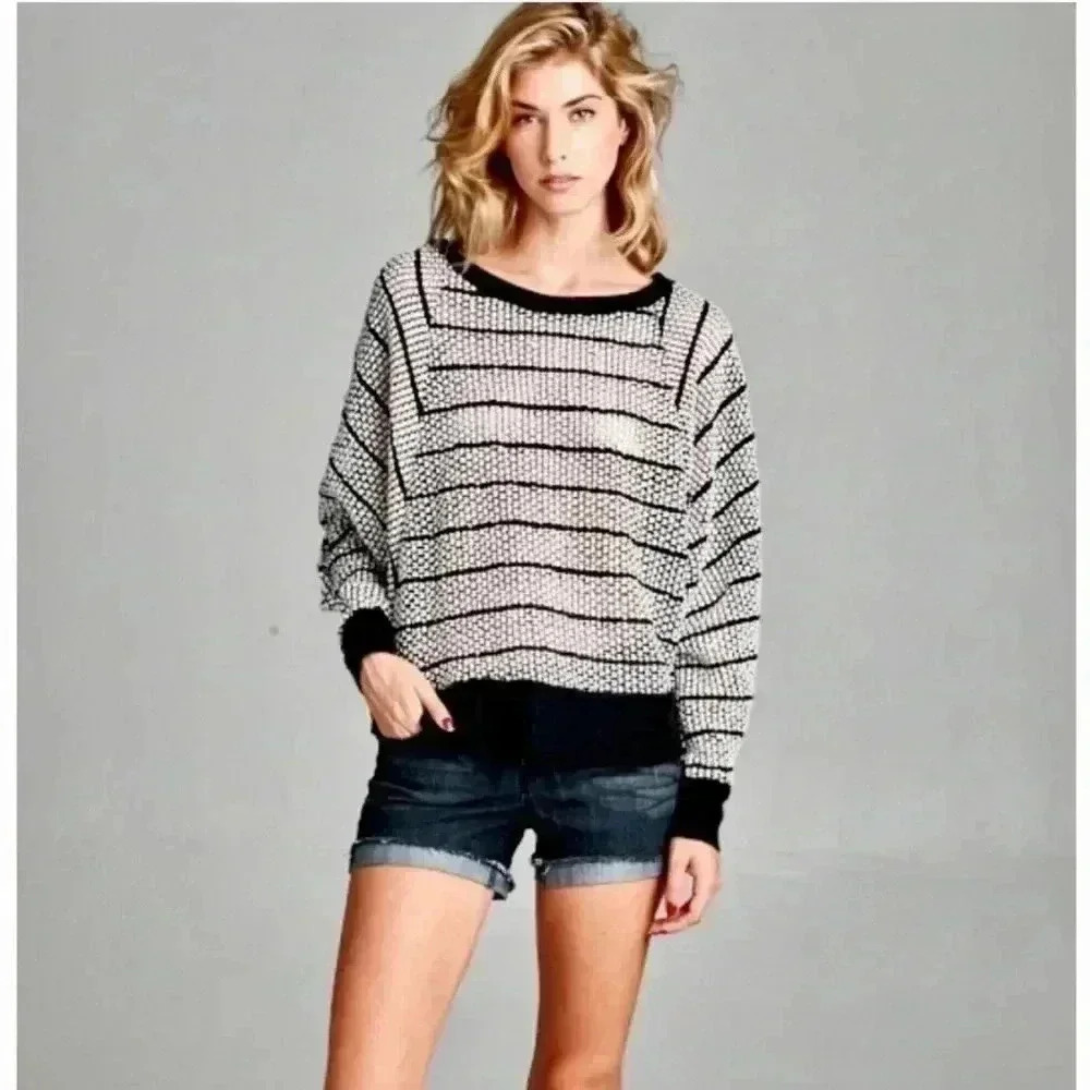"Vienna" Bubble Knit Sweater in white/black
